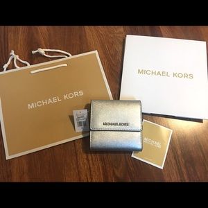 Michael Kors Silver Jet Set Carryall Bifold Wallet